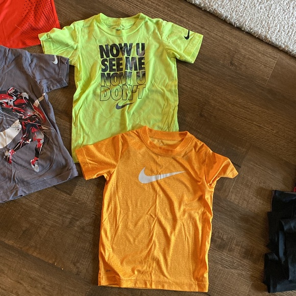 Nike boys 4T short sleeve shirts lot - Picture 3 of 3